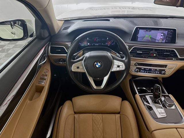 2022 BMW 7 Series 740i