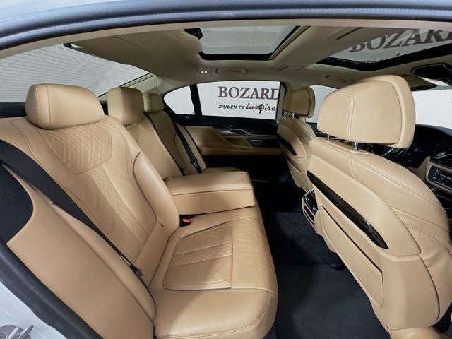 2022 BMW 7 Series 740i