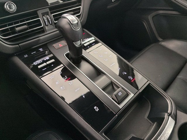 2023 Porsche Macan T