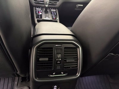 2023 Porsche Macan T
