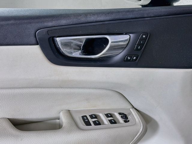 2018 Volvo XC60 T5 Momentum