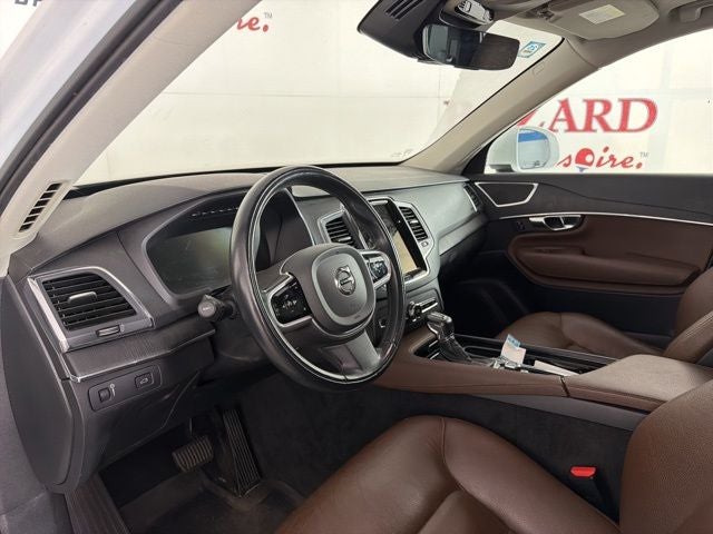 2020 Volvo XC90 T6 Momentum