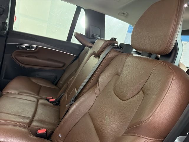 2020 Volvo XC90 T6 Momentum