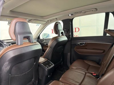 2020 Volvo XC90 T6 Momentum